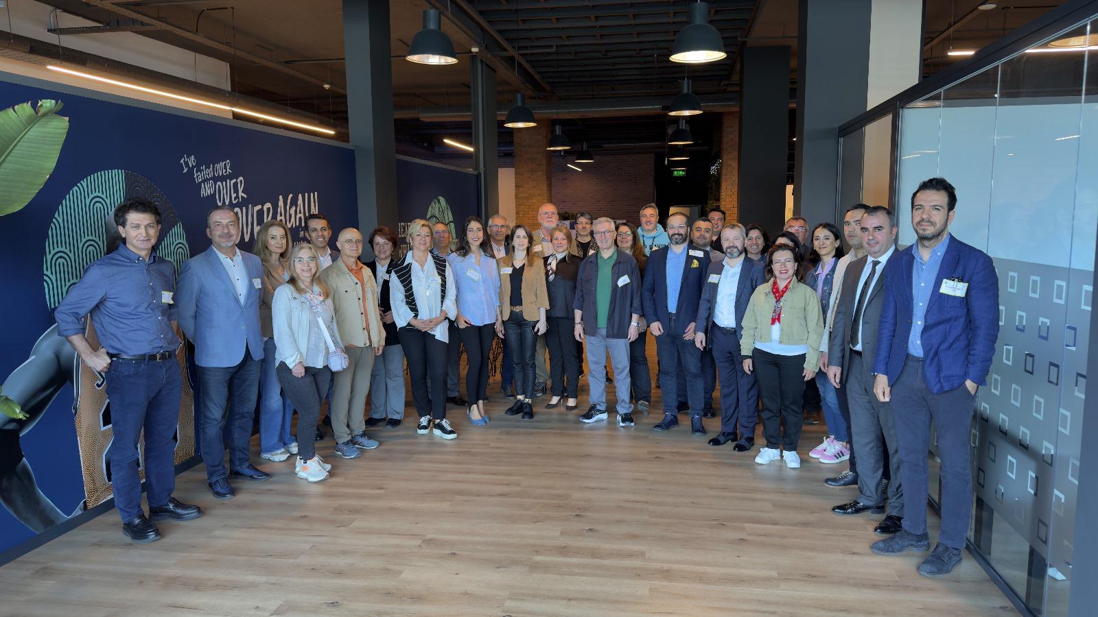 WhatsApp Image 2025-09-22 at 22.24.38 (6).jpeg (187 KB)